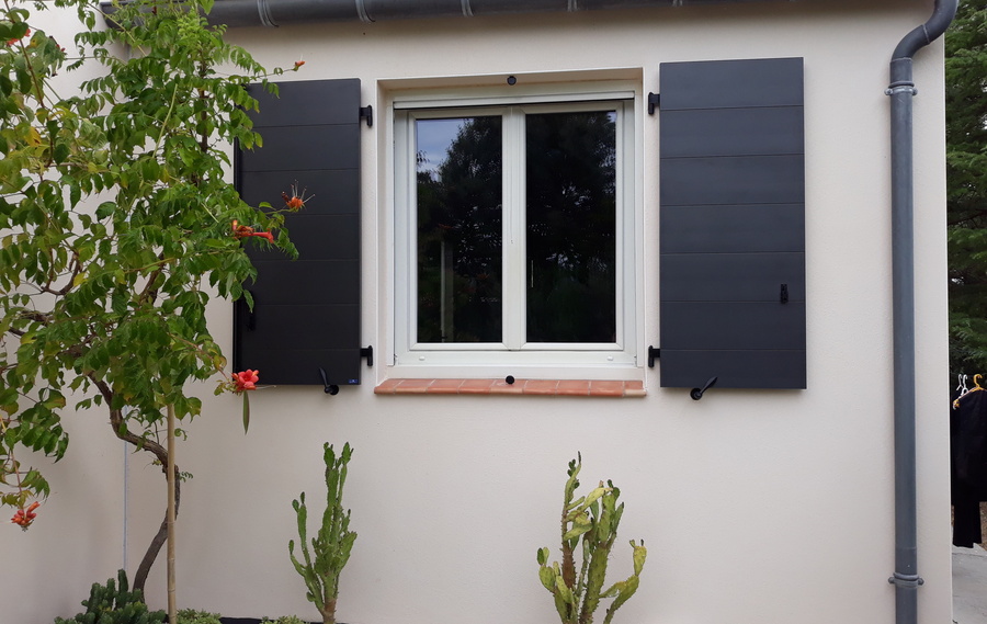 Volets battants &eacute;pur&eacute;s &agrave;&nbsp;Paris